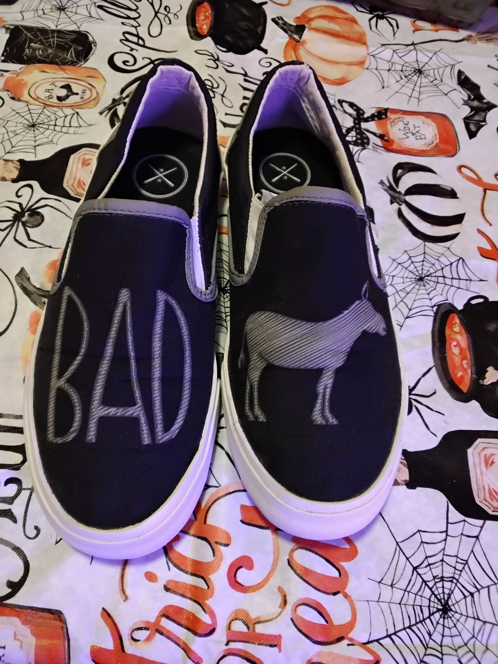 Inkkas Men's Size 7 Women’s size 9 Bad A*ss canvas skater shoes sneakers